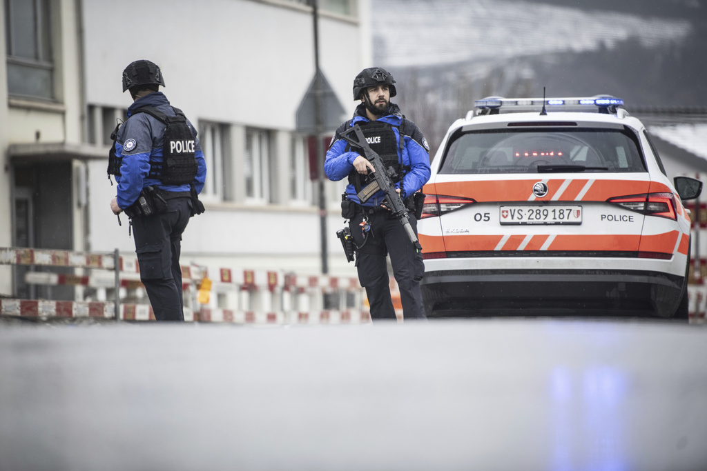 瑞士阿爾卑斯小鎮發生槍擊案，釀兩死一傷。美聯社
