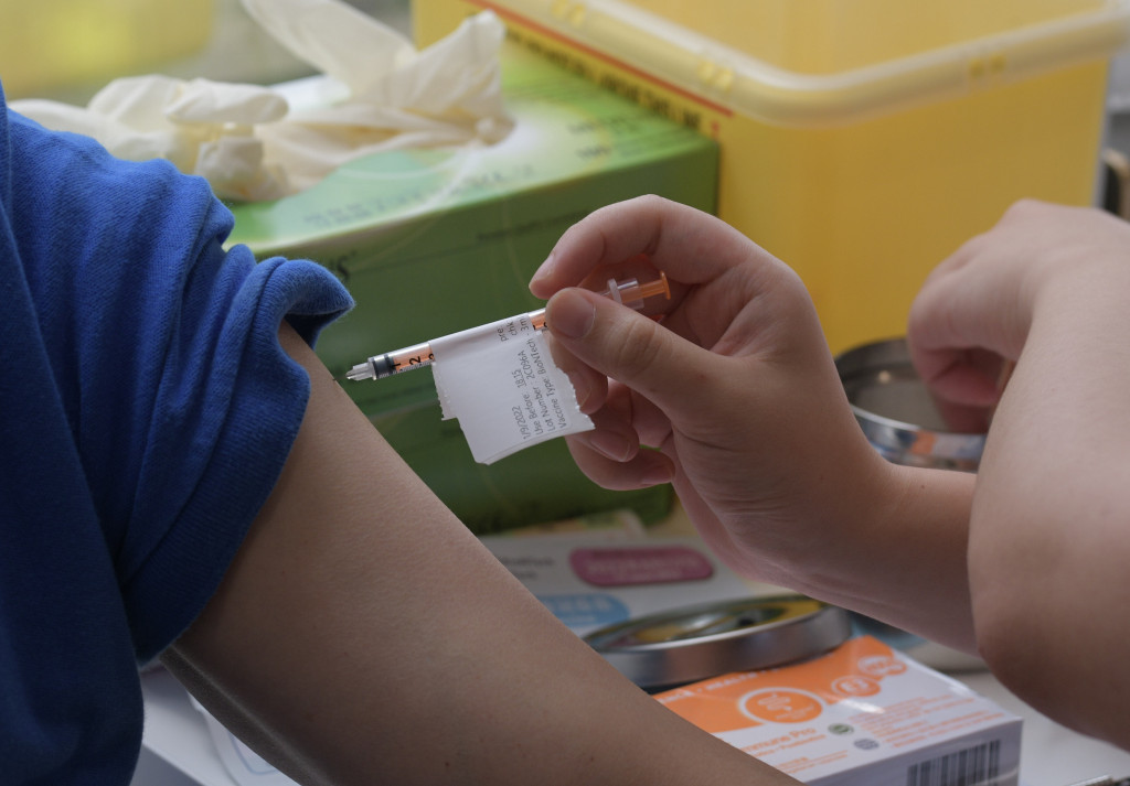 當局增設三個「私家診所新冠疫苗接種站」。