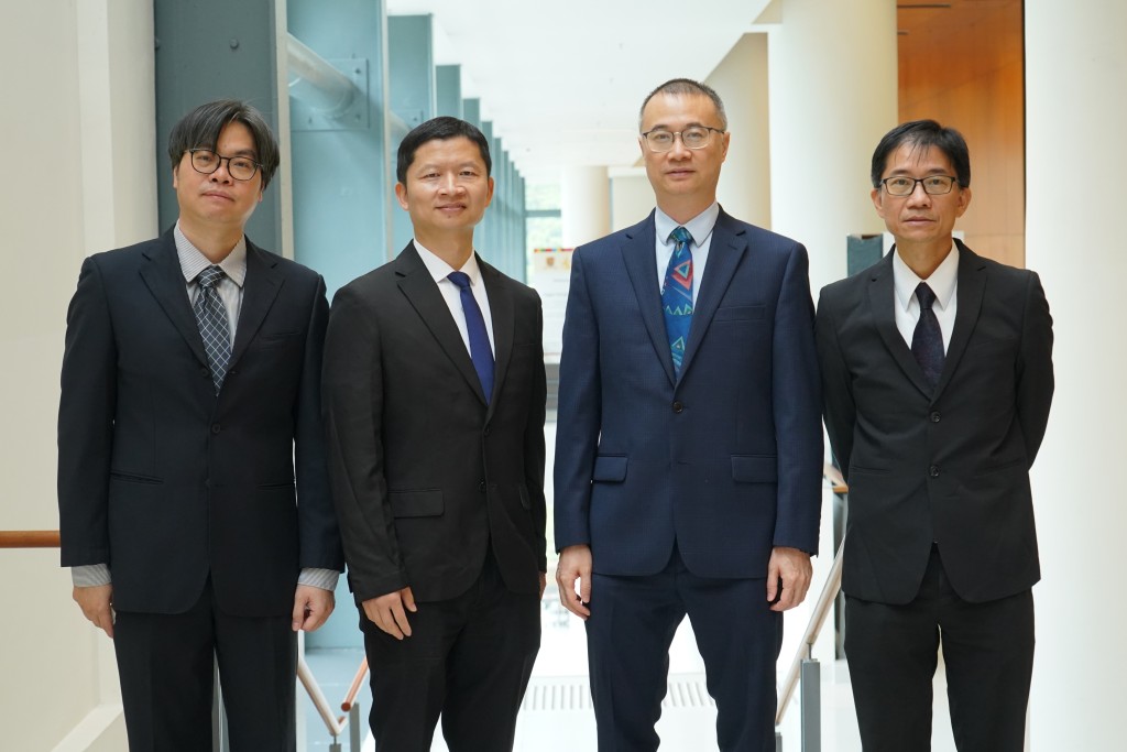 ４名實驗室負責人潘嘉林（左起）、歐陽萬里、林曉俊及宋永健。葉偉豪攝 