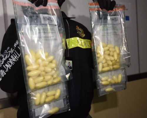海關檢獲690克可卡因。