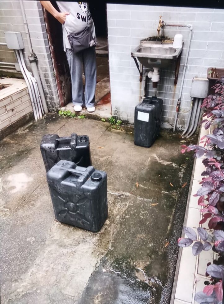 圖為疑被偷取食水的水龍的水喉位置。楊偉亨攝