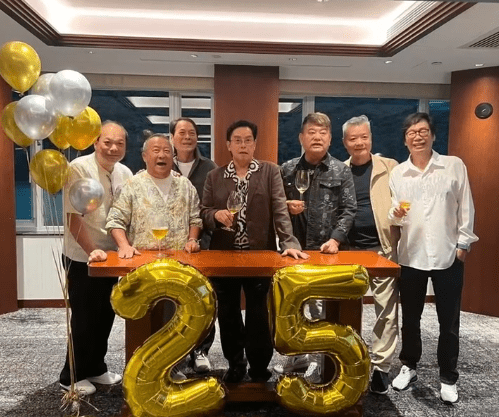 譚詠麟76歲生日，曾志偉、陳百祥、彭健新當然到場。