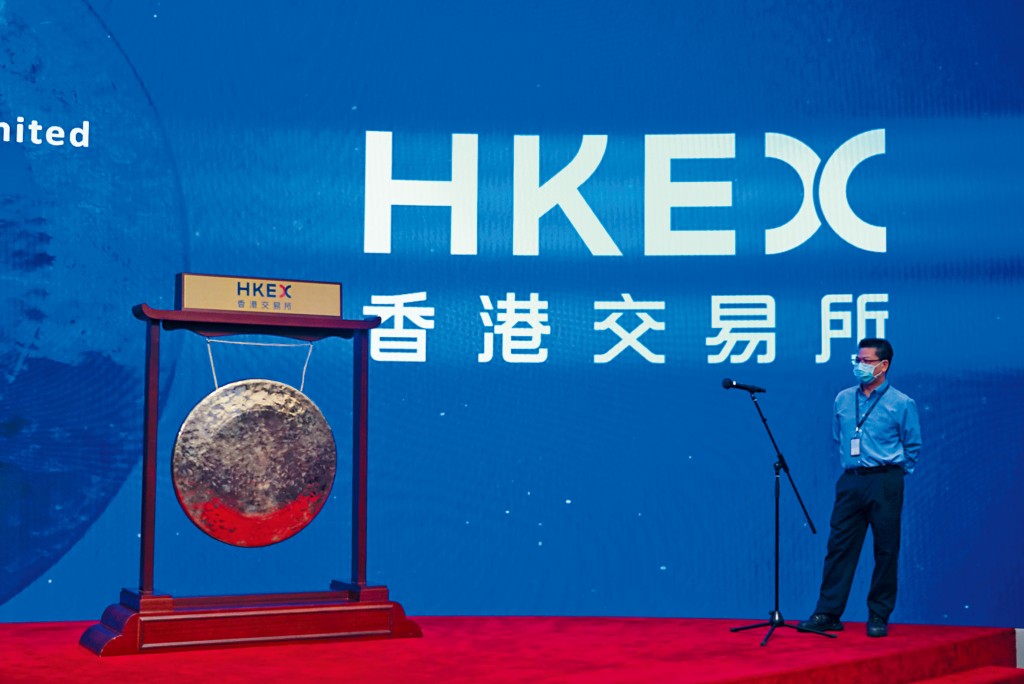 ■昨七新股同場較量，思摩爾較招股價飆1.5倍，成交85億排大市第三。