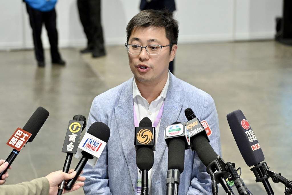 顏汶羽獲委任為消委會委員。