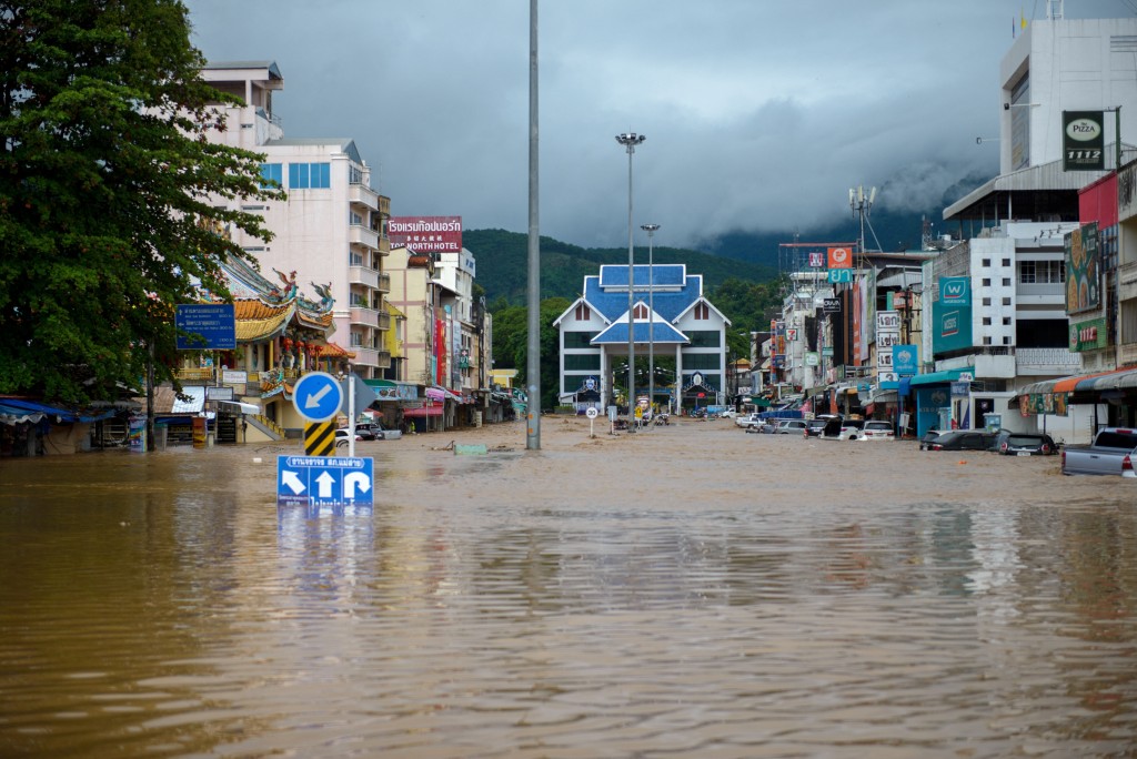 清莱的美赛地区成为泽国。路透社