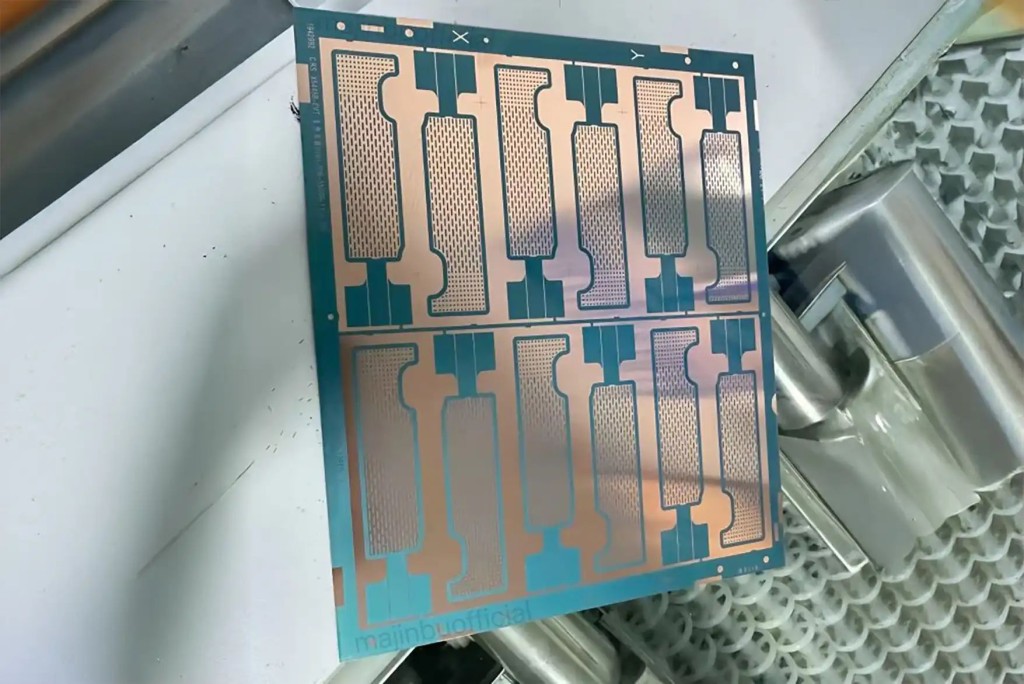 iPhone 17 Pro系列有望加入大型VC散熱板，拍片或打機時系統更穩定。