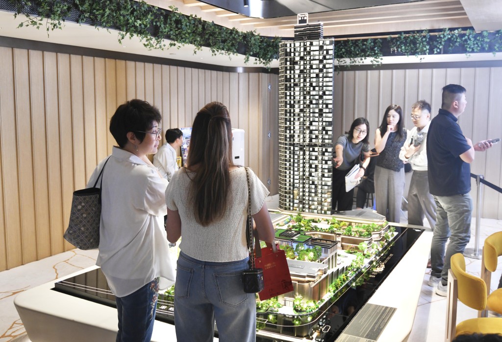 發展商趁勢提價加推新價單133伙，折實平均呎價約19,212元。