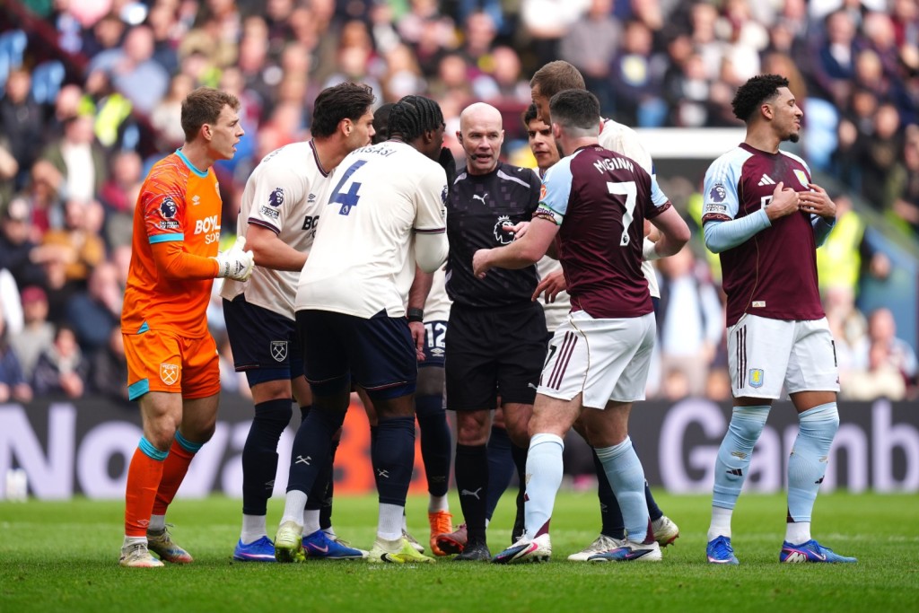 英超球證每周都成為球迷討論焦點。美聯社