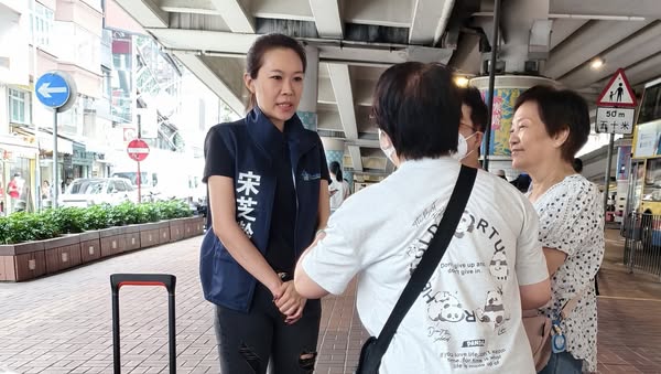 宋芝齡頻頻落區,非常進取。(宋芝齡fb圖片) 宋芝齡頻頻落區,非常進取。(宋芝齡fb圖片)