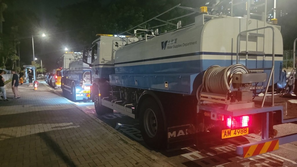 水務署水車到場。FB:愛民南北 (愛民邨 / 俊民苑) 水務署水車到場。FB:愛民南北 (愛民邨 / 俊民苑)