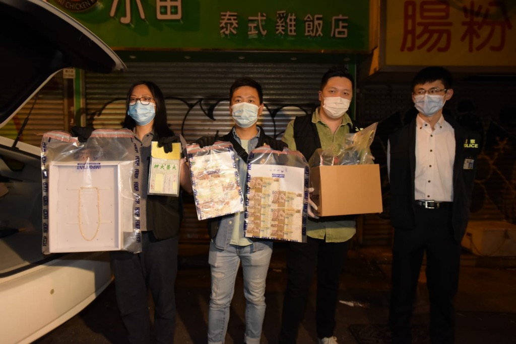 黃文威攝