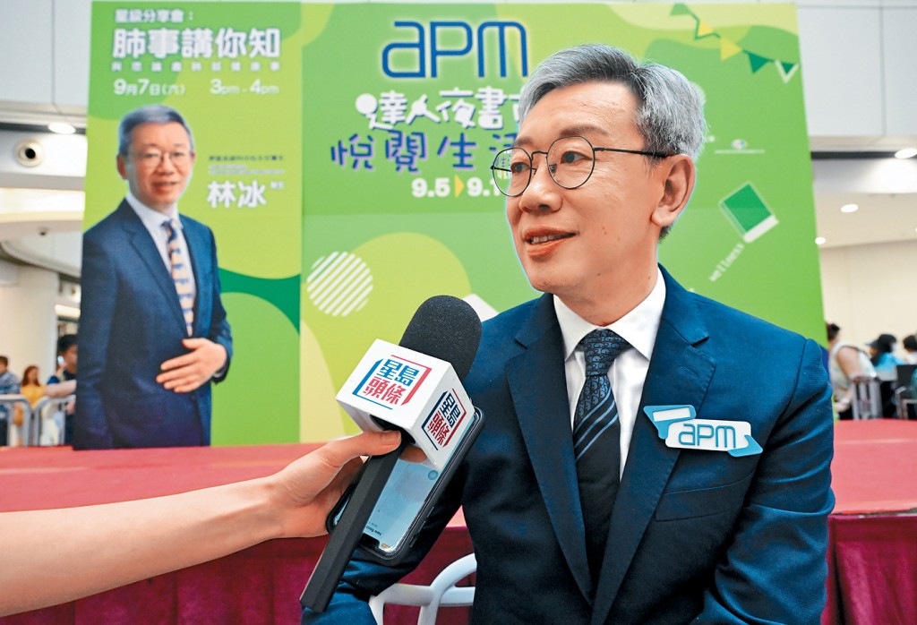 養和呼吸系統科中心主任林冰建議學校加強清潔消毒，學生則需接種疫苗及注意個人生。