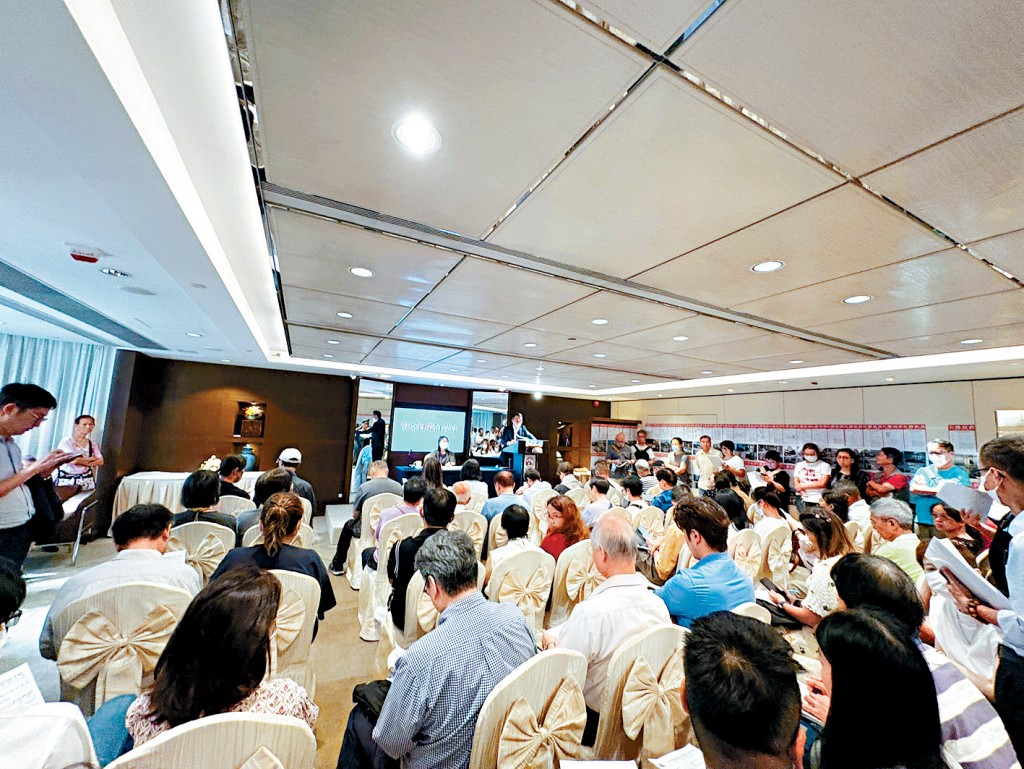 環亞拍賣行昨舉行物業拍賣會,吸引逾130人出席,即場拍出11項物業。
