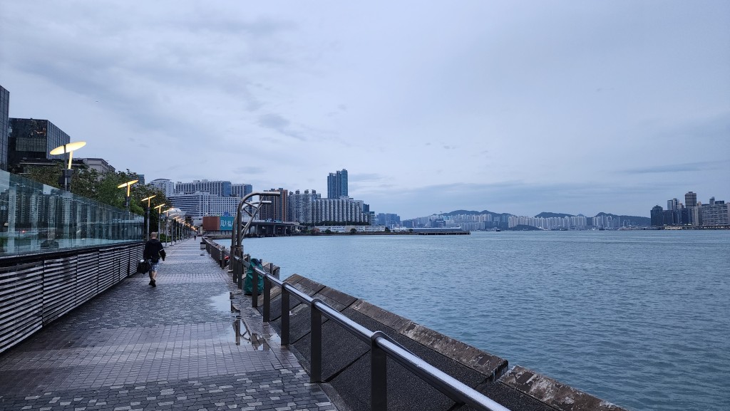早上天氣稍涼。黎志偉攝 早上天氣稍涼。黎志偉攝