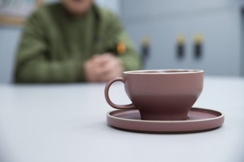 阿偉因一時貪玩接觸賭博，結果浪費了無數金錢和人生。