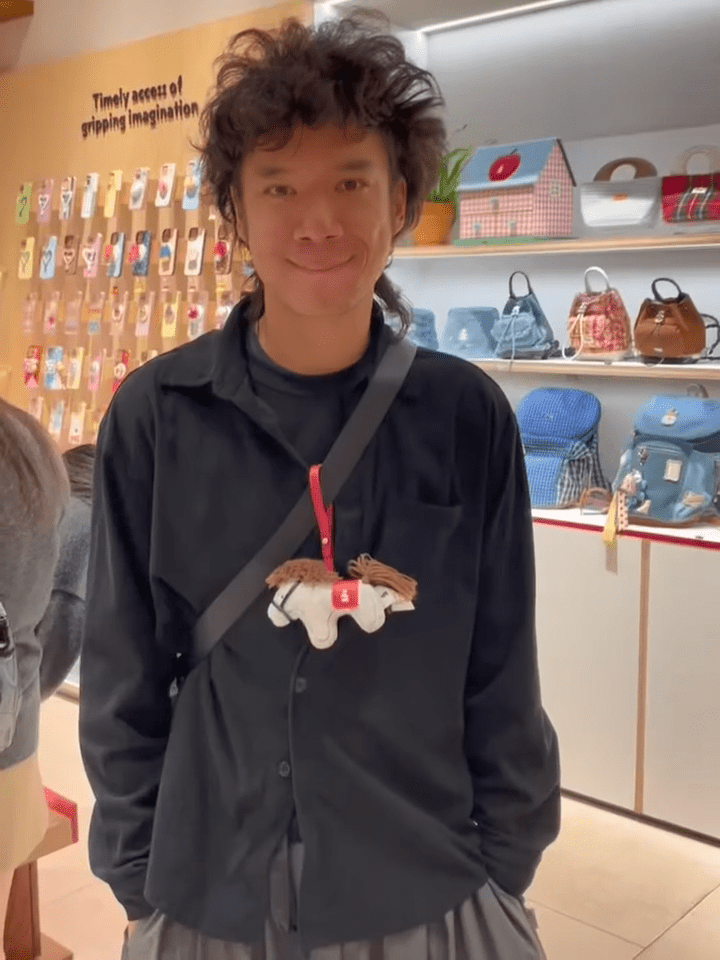 左治是香港幕後電影人。