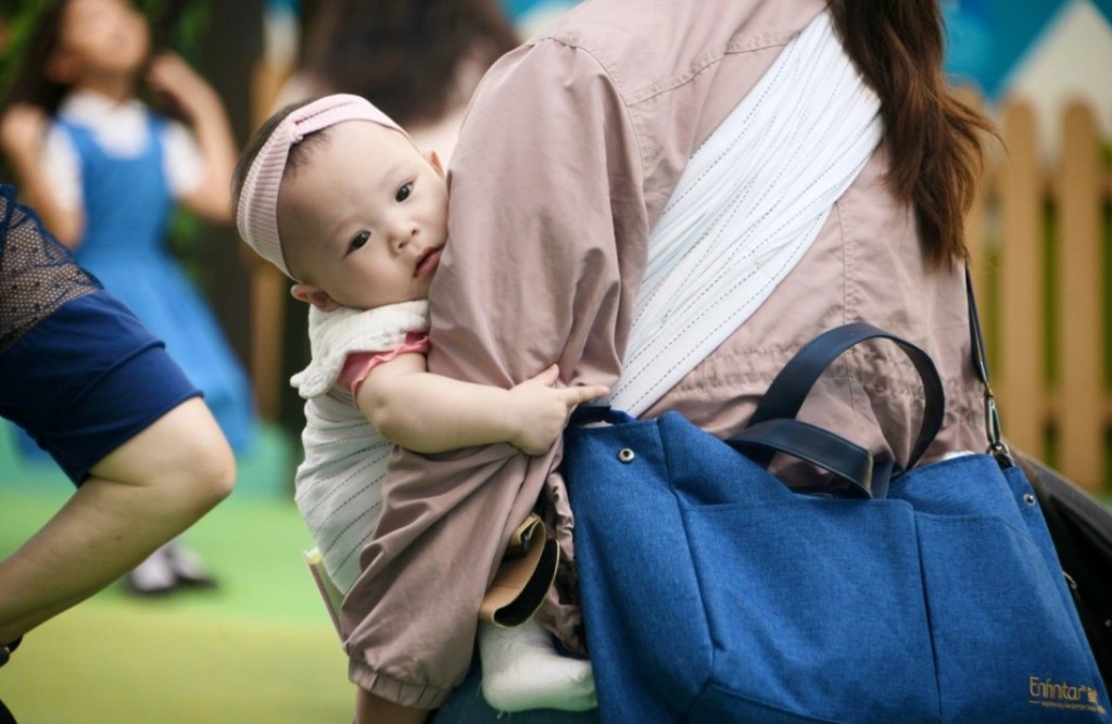 截至今年8月底，共接獲約78,006宗合資格申請，並已向77,709名申請人發放生育獎勵金。資料圖片