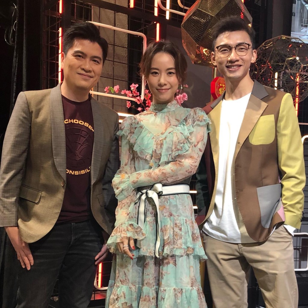 陳導演之前同鄧麗欣及陳湛文宣傳《飯戲攻心》。 陳導演之前同鄧麗欣及陳湛文宣傳《飯戲攻心》。