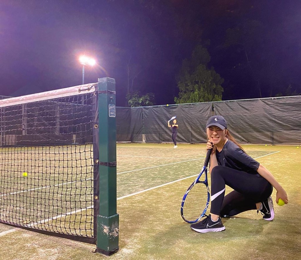 杏儿老公李乘德就笑她似球僮多啲。