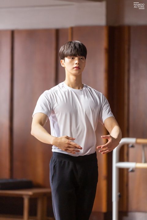 宋江在《如蝶翩翩》飾演芭蕾舞者采祿。