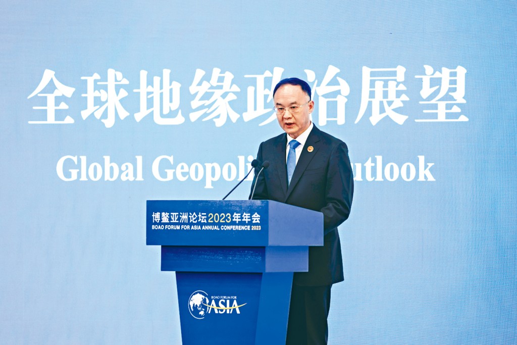 农融具有丰富地方工作经历，目前在外交部分管亚洲、港澳等事务。