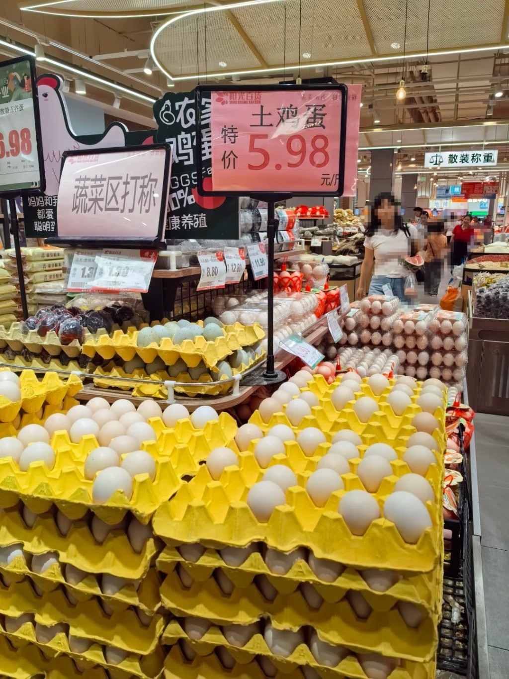 内地鸡蛋自5月以来不断涨价。小红书