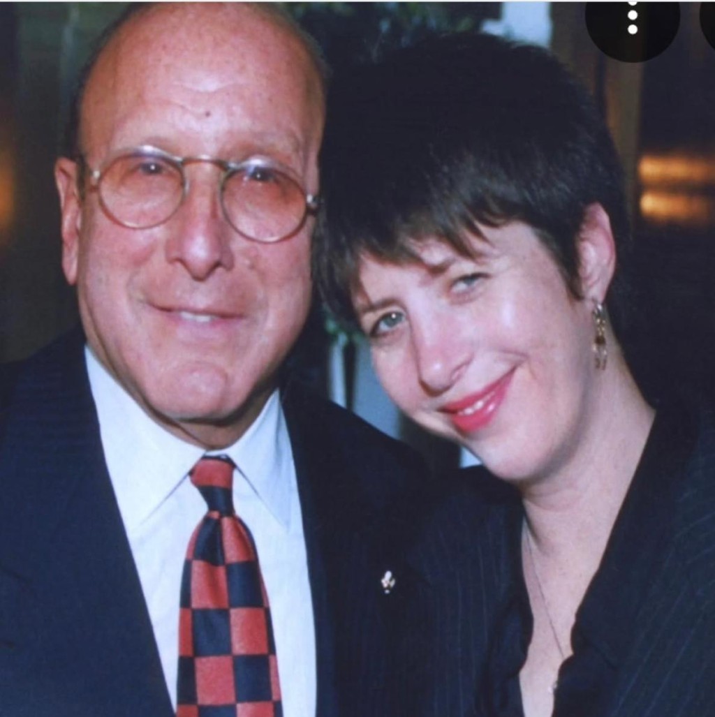 Diane Warren亦在社交網撰長文悼念Clive。 Diane Warren亦在社交網撰長文悼念Clive。