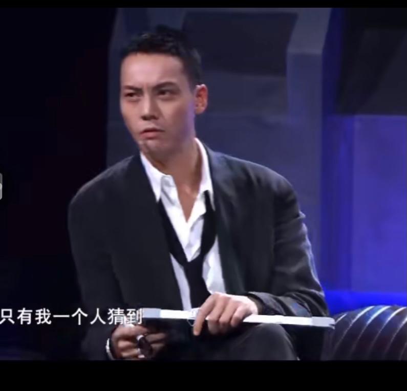 陳偉霆擔任猜評團。