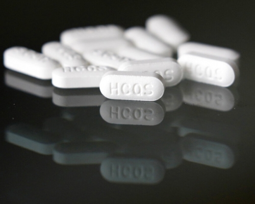 治療瘧疾的舊藥物「羥氯奎寧」成效存疑。AP圖片