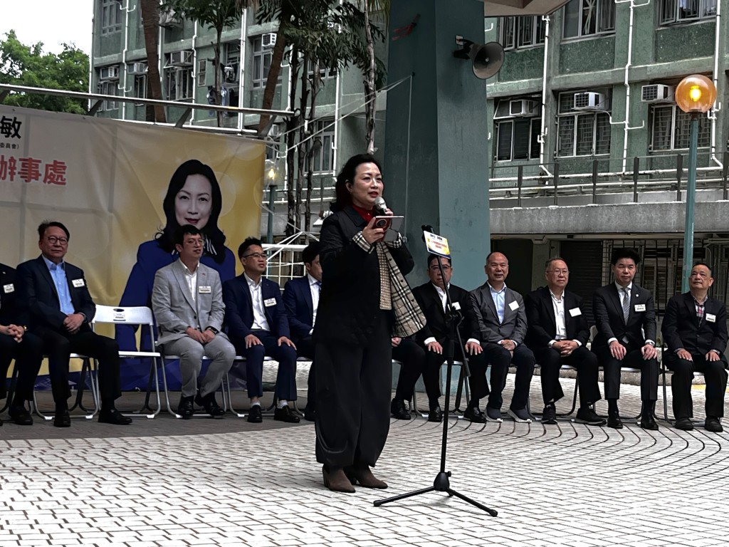 簡慧敏期望能將自己在金融及法律界累積的經驗帶入社區,處理市民關心議題。 簡慧敏期望能將自己在金融及法律界累積的經驗帶入社區,處理市民關心議題。