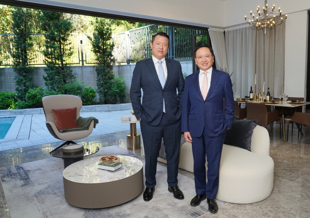 远东发展营业及市务总经理陈富强（左）、远东发展地产总裁方文昌（右）。