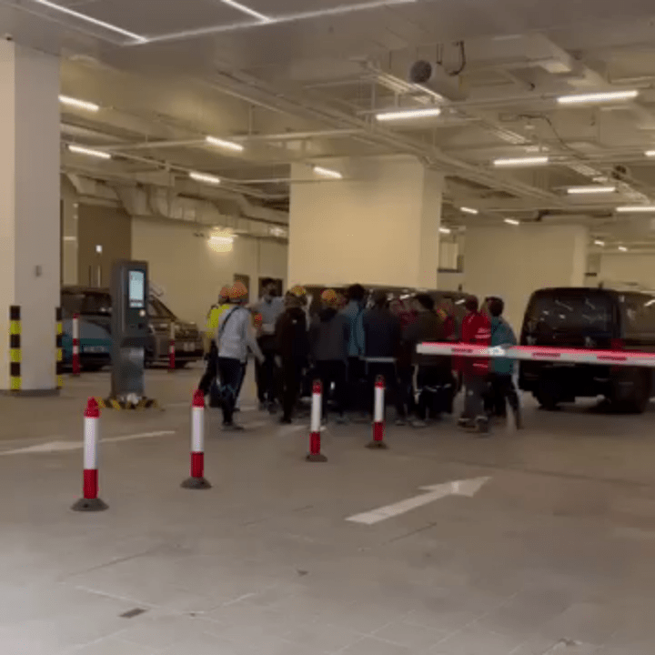 事發於荃灣馬角街18號一商廈地下停車場。網上片段 事發於荃灣馬角街18號一商廈地下停車場。網上片段