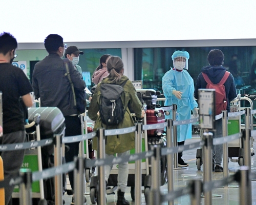 早前一班迪拜經曼谷來的阿聯酋航空航班，發生群組感染個案。資料圖片