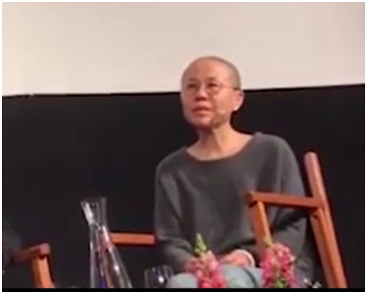 劉霞指所有劉曉波的告別儀式都是演戲。網上截圖