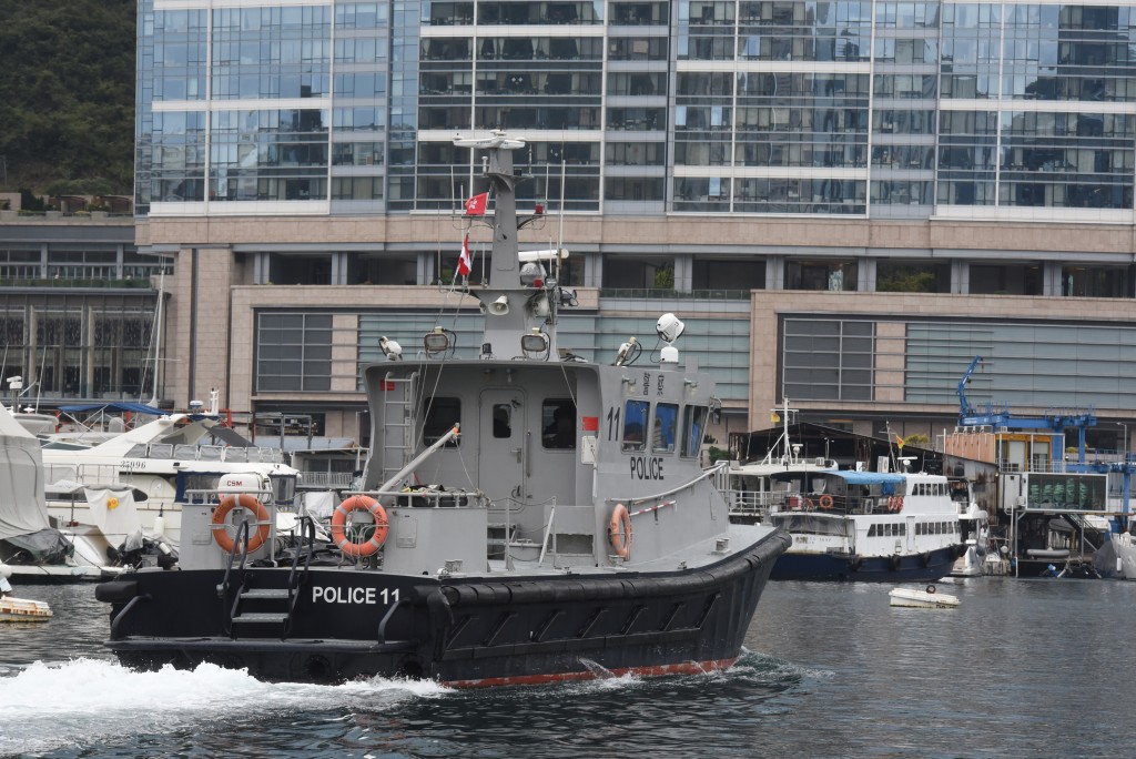 水警人員不時乘坐水警輪航行，負責維持香港水域治安。 黃文威攝