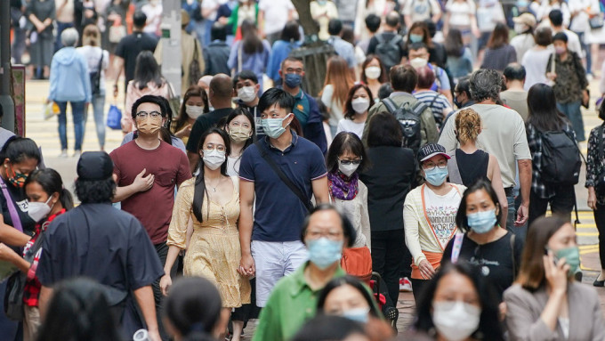 周文港认为政府要考虑未来人力供应问题。资料图片