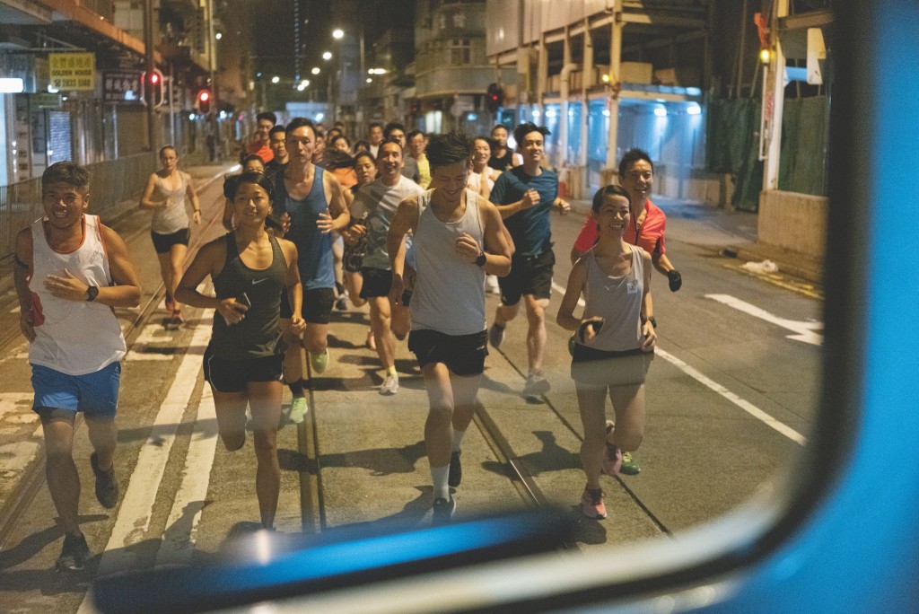 海昕最難忘追着電車夜跑一幕,因機會難得。