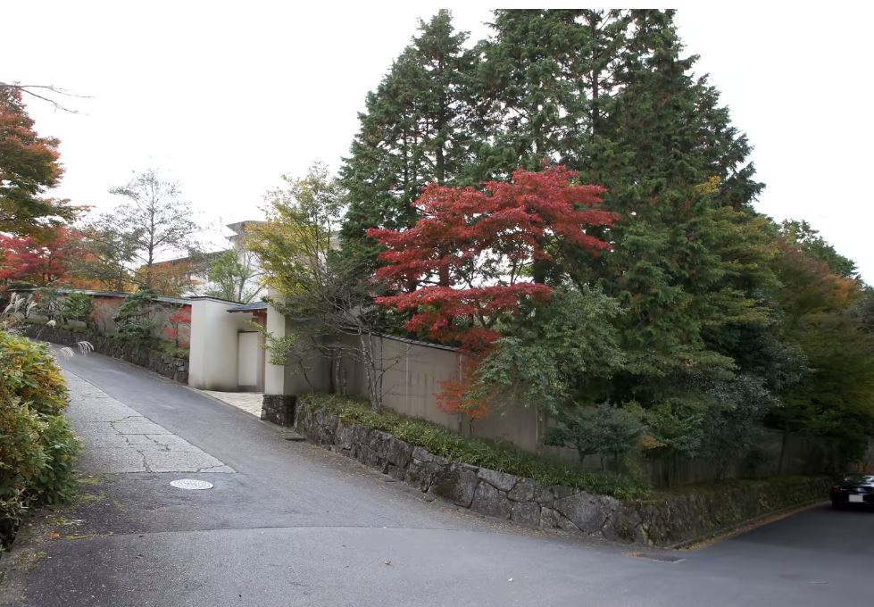 日本媒體《FRIDAY》引用配圖指，馬雲在日本別墅的豪宅讓人感覺難以接近。