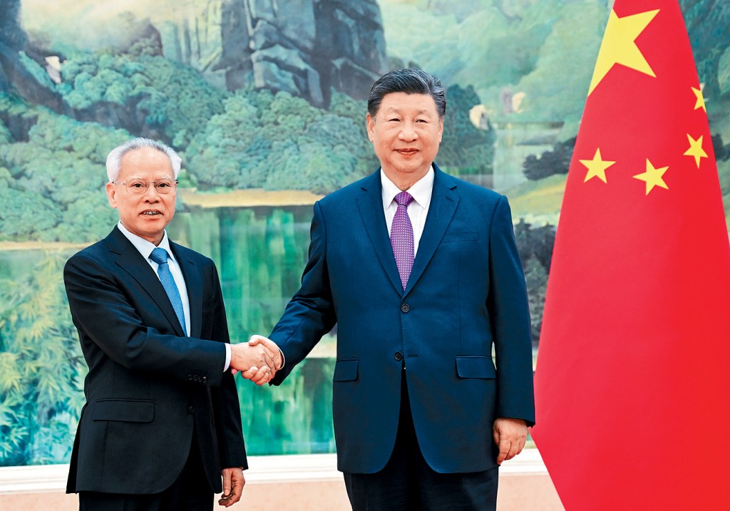 11月1日，習近平會見新當選的澳門候任行政長官岑浩輝。