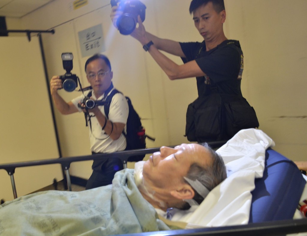 傷者送院治理。
