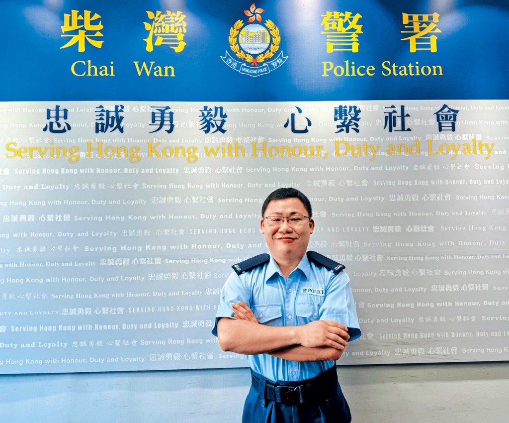 同時任職愛護動物協會督察及輔警警員的曾嘉倫，運用專業知識致力守護市民及動物的安全，雙重身份相得益彰。