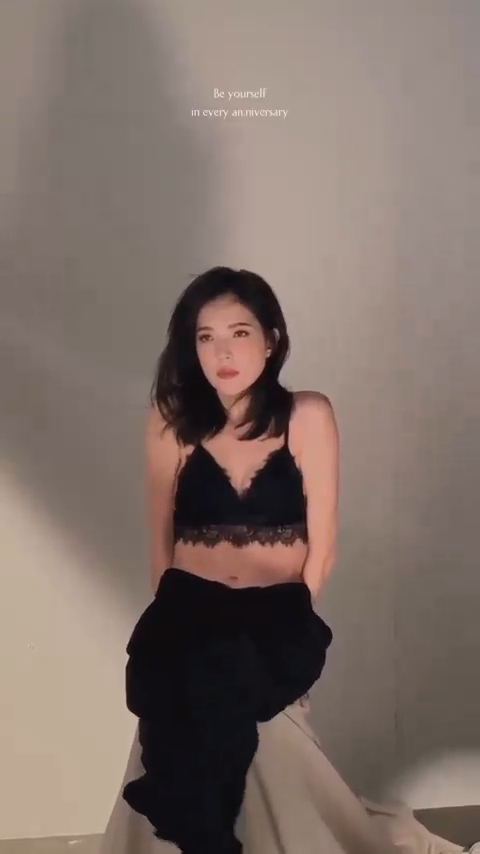 淡淡的性感。