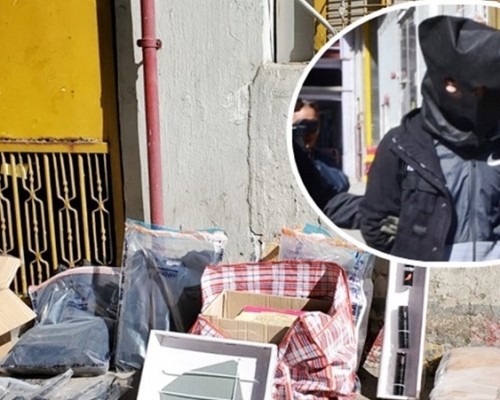 警方當日搜出的證物，小圖為其中一名被捕男子。 資料圖片