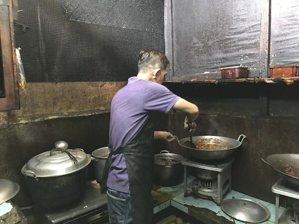 雅加達仍有19家餐廳提供狗肉料理。美聯社 雅加達仍有19家餐廳提供狗肉料理。美聯社