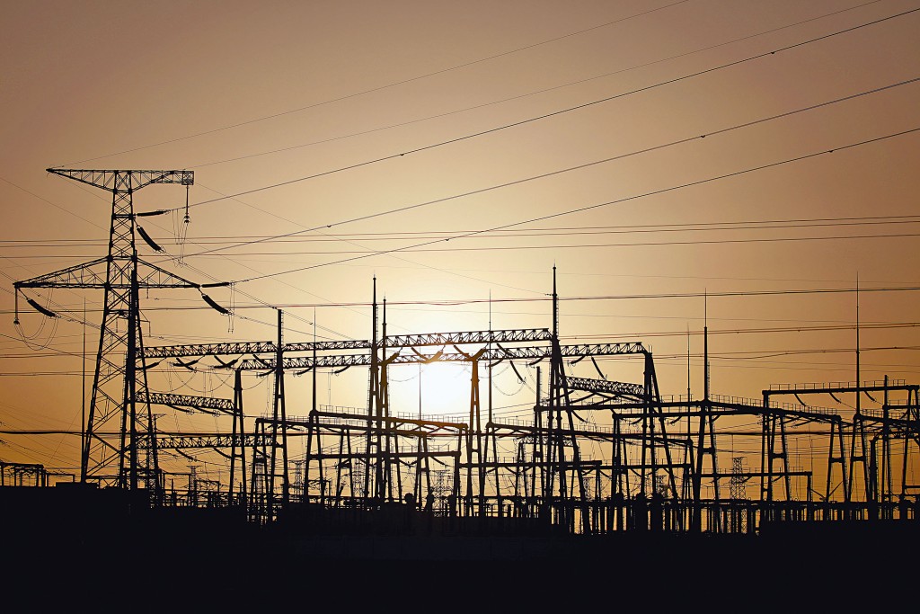 內地多個省份相繼推出限電措施，部分工廠生產陷停頓。