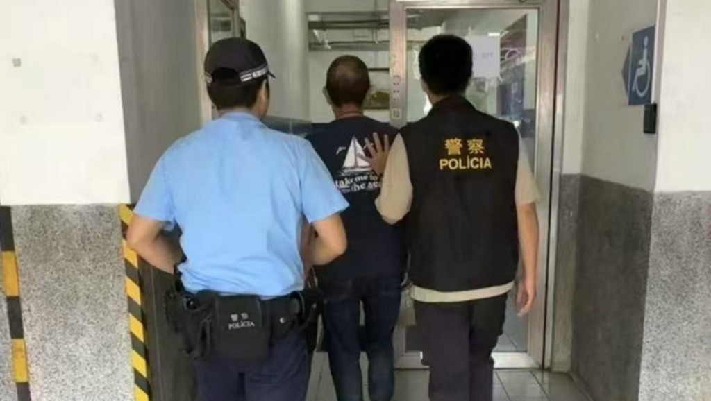 港翁澳門酒店洗手間內拾獲手機 據為己有後再入境被捕。澳門治安警圖片