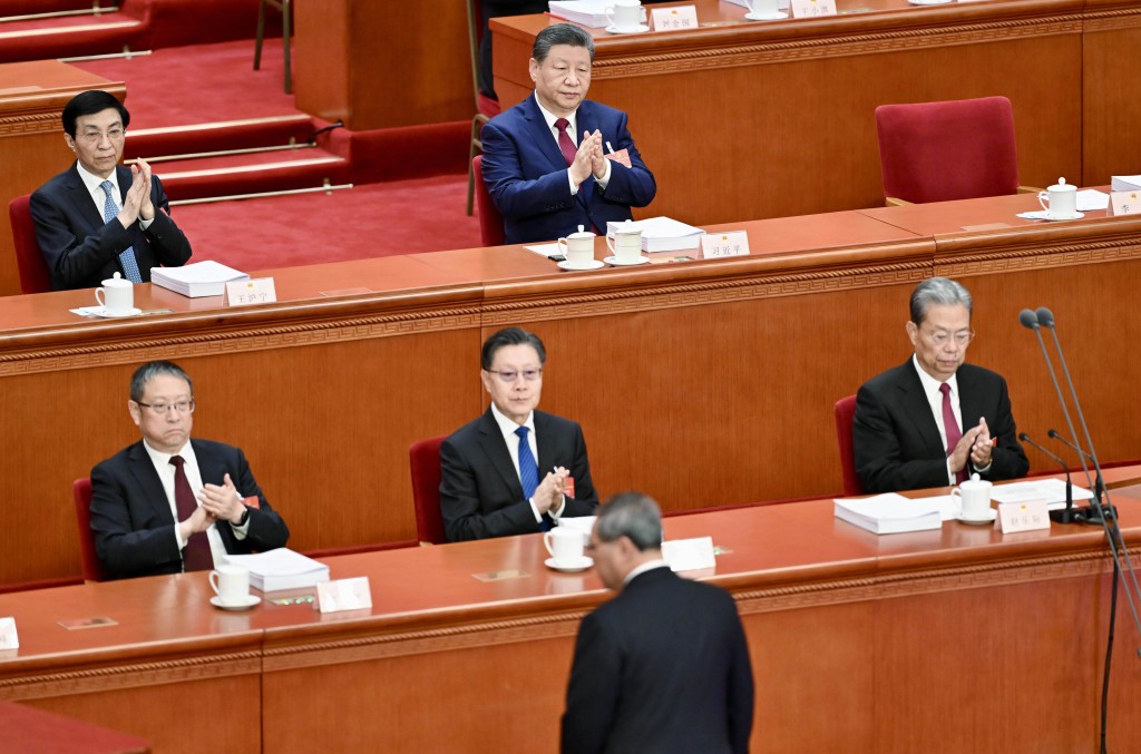 十四屆全國人大四次會議早上開幕，國家主席習近平等領導人出席。