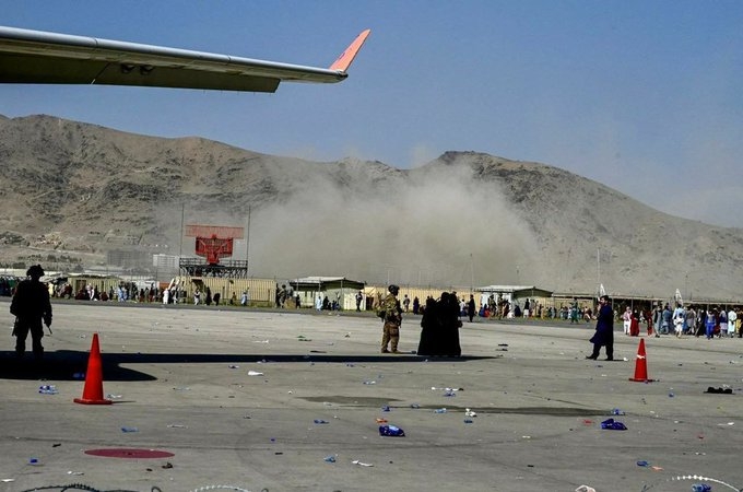 喀布爾機場外發生2次爆炸。網上圖片