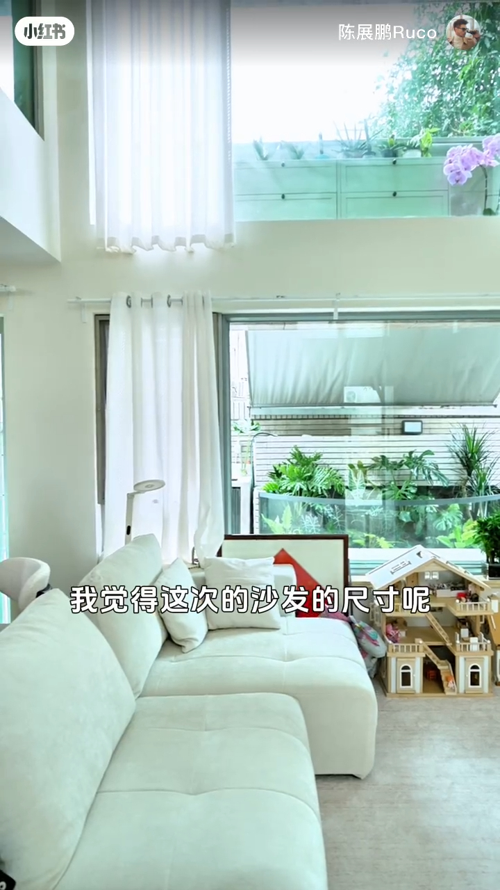 陳展鵬透露曾為傢俬的尺寸,跟老婆單文柔有小磨擦。 陳展鵬透露曾為傢俬的尺寸,跟老婆單文柔有小磨擦。