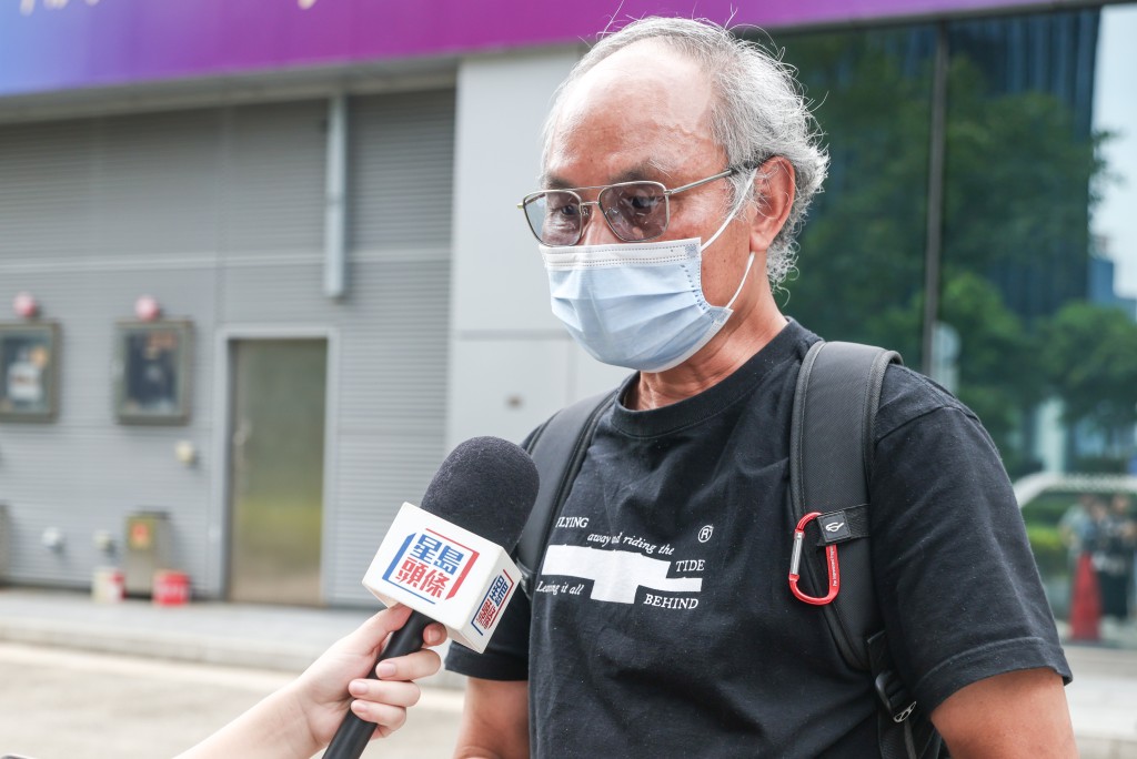 宏建阁居民陈先生指,会议中大部分业主关心的是宏志阁上楼问题和保险问题。 宏建阁居民陈先生指,会议中大部分业主关心的是宏志阁上楼问题和保险问题。